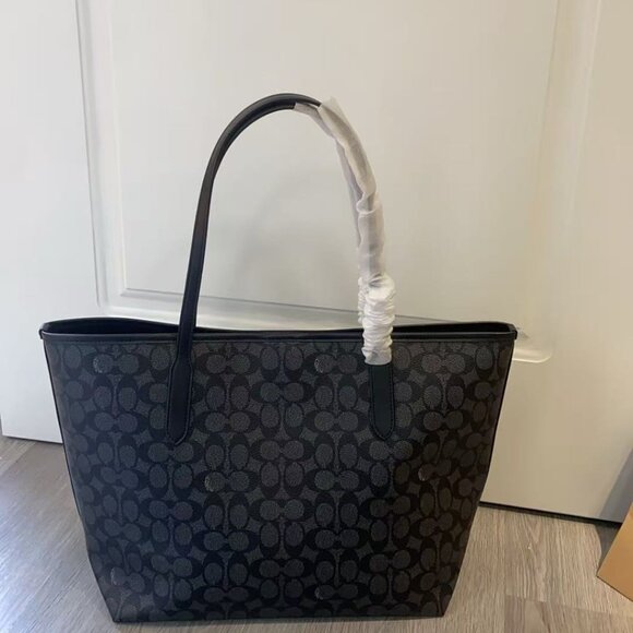 Coach Tote Bag - Picture 4 of 8